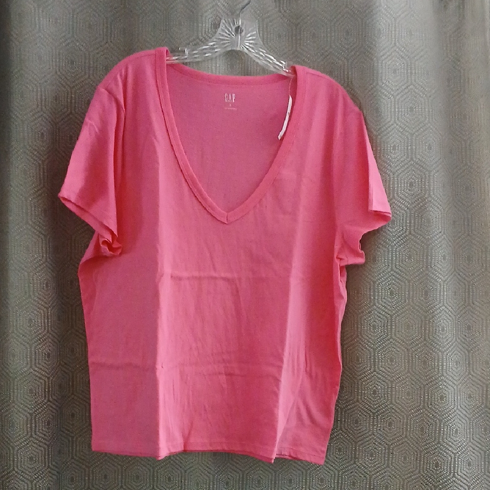 GAP Women's Coral V-Neck Tee